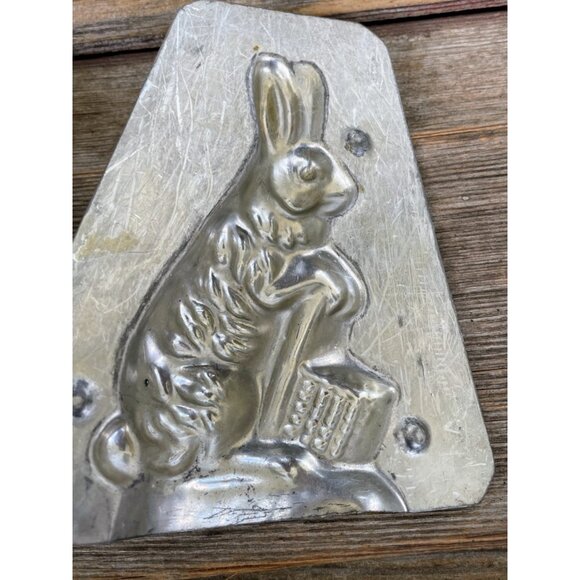 Vintage Eppelsheimer Standing Rabbit with basket Chocolate Candy Mold - Picture 4 of 9
